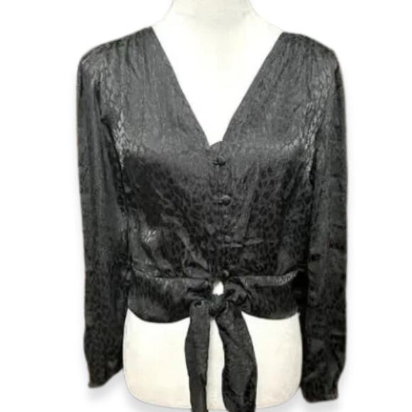 Michael Kors Crop Length Blouse Front Tie Animal Jacquard Print Black Large NWT - Picture 2 of 9